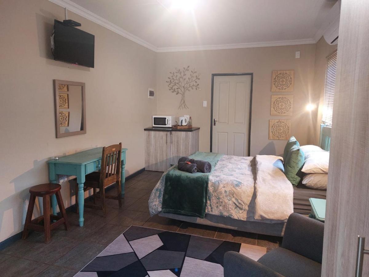 Wisteria Lane Guesthouse Postmasburg Exterior photo