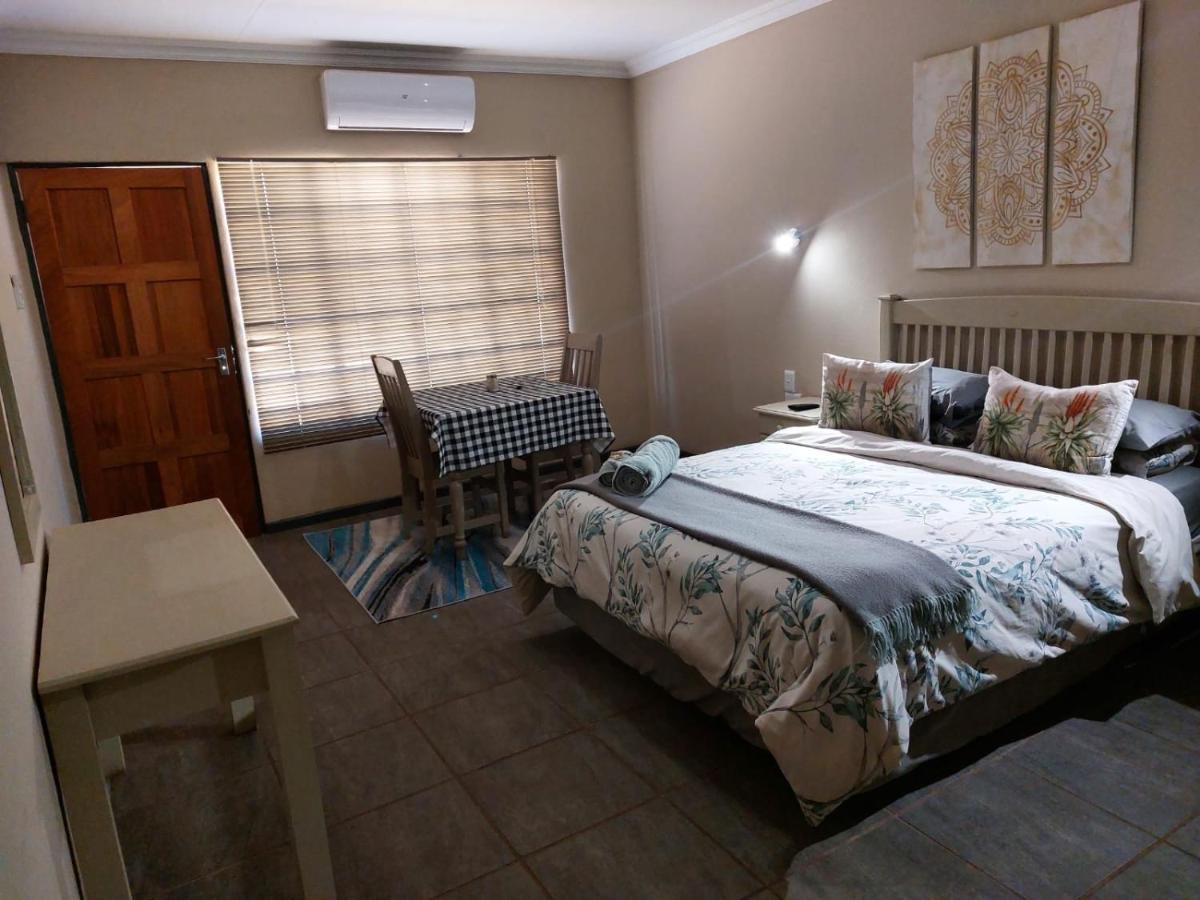 Wisteria Lane Guesthouse Postmasburg Exterior photo